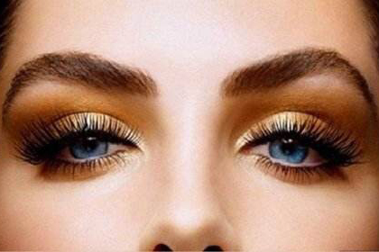 The Disadvantages and Advantages of Eyelash Extensions: How to Keep It Longer