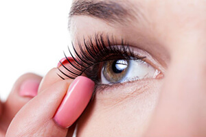 Guide for Easy Eyelash Application