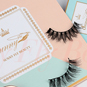 What is the difference between mink eyelashes and synthetic eyelashes?
